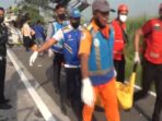 kecelakaan-maut-di-tol-jombang-7-orang-tewas-13-lukaluka-qtq.jpg