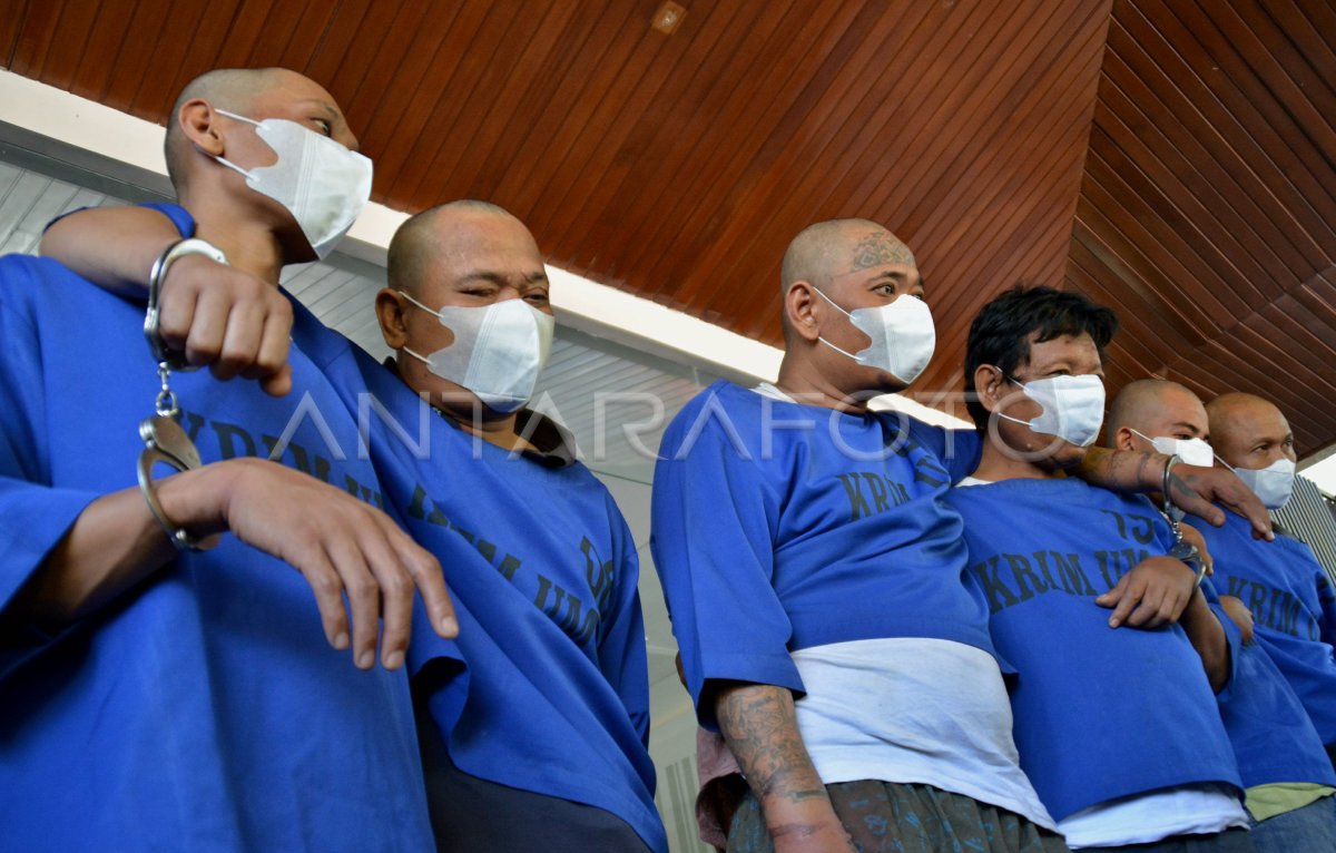 kasus-perampokan-toko-emas-brebes-azdf-dom.jpg
